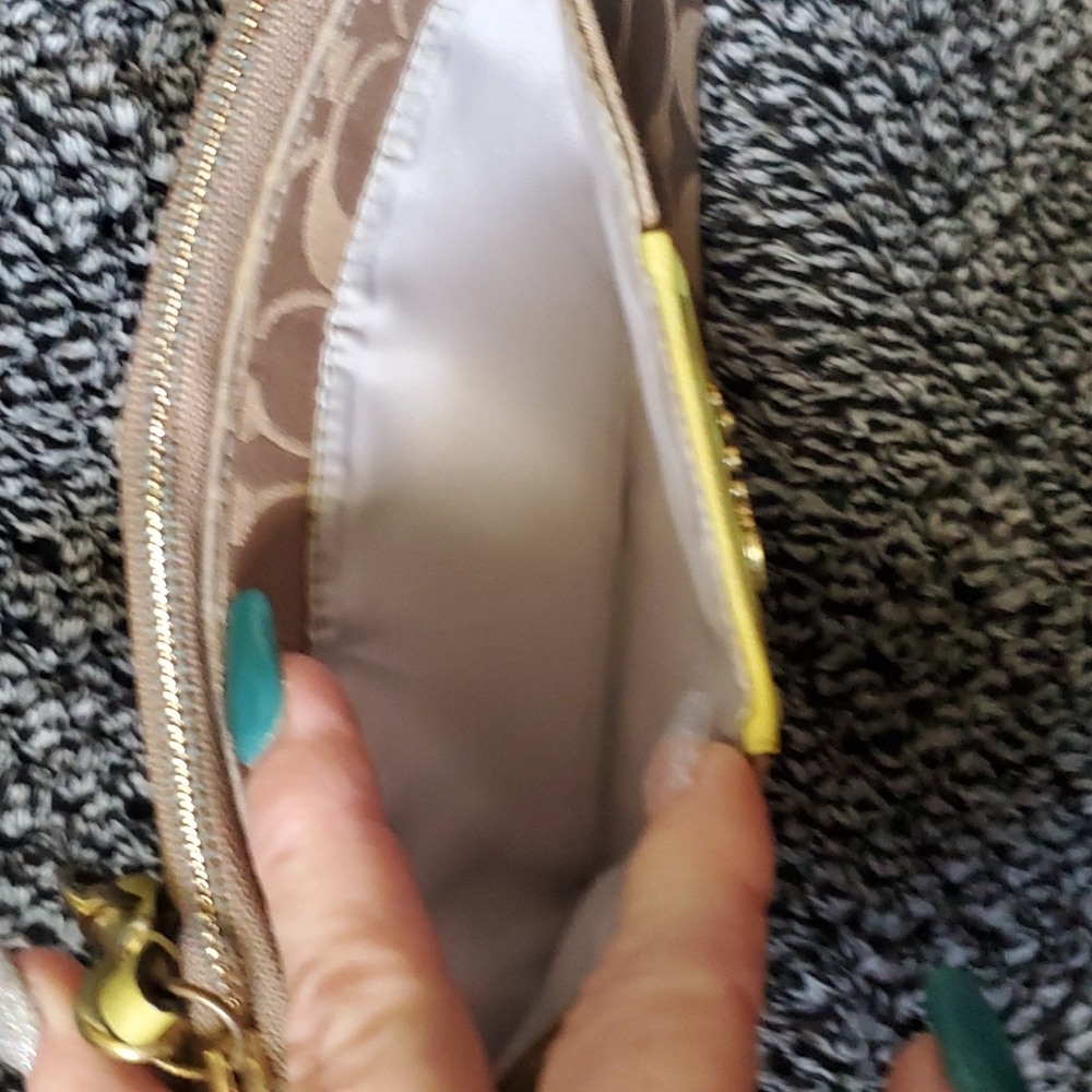 *Coach Wallet - Picture 2 of 8